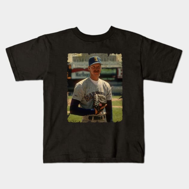 Pedro Martinez, 1999 Triple Crown Winner Kids T-Shirt by SOEKAMPTI